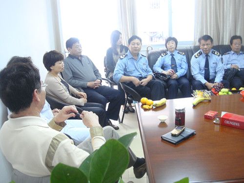 院长做汇报2